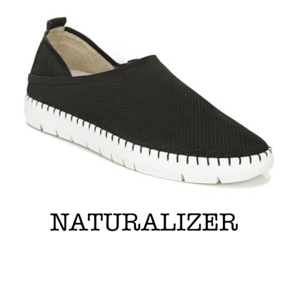 NATURALIZER Black Devan Leather Slip-On Sneakers